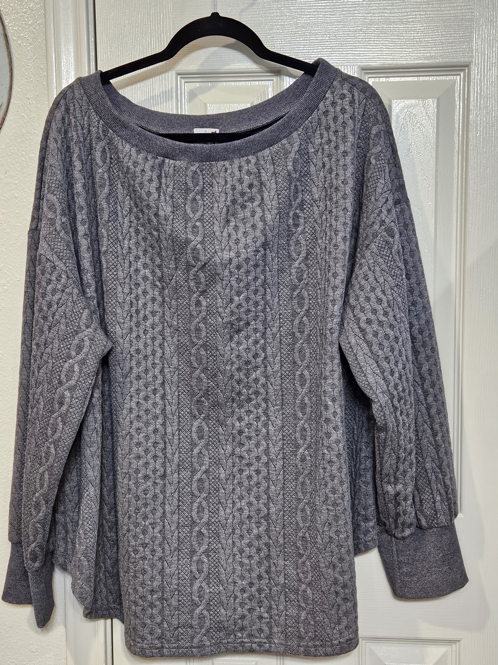 Source Unknown Heather Gray Cable-Knit Scoopneck Sweater